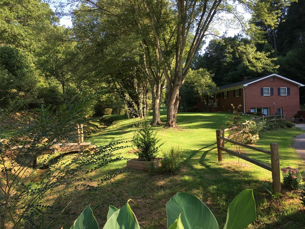 Bed and Breakfast The Ashe Farm Marshall Экстерьер фото