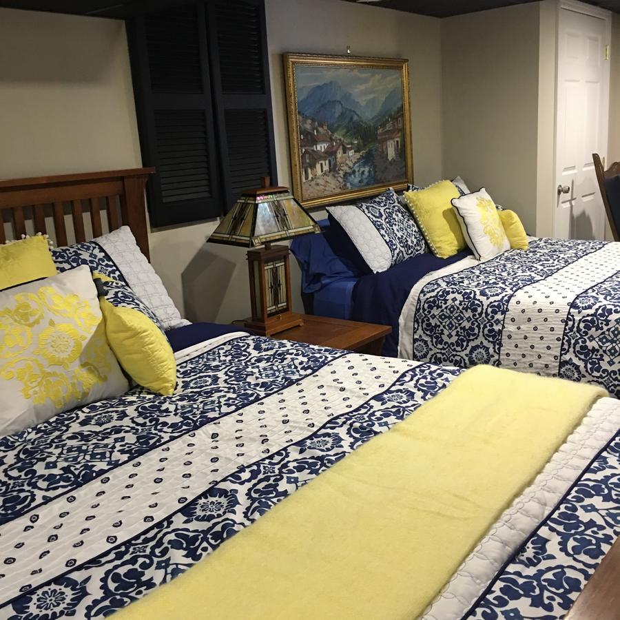 Bed and Breakfast The Ashe Farm Marshall Экстерьер фото