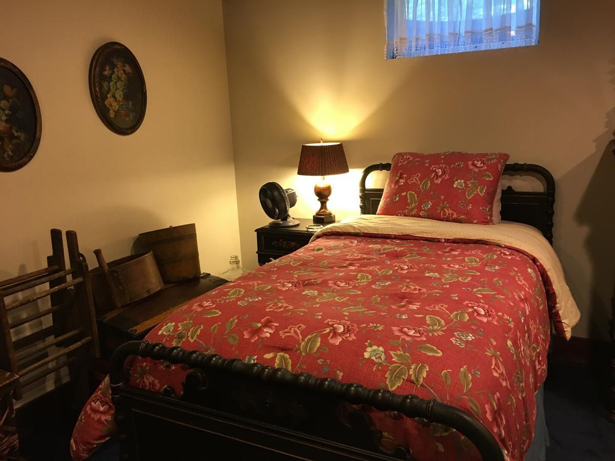 Bed and Breakfast The Ashe Farm Marshall Экстерьер фото